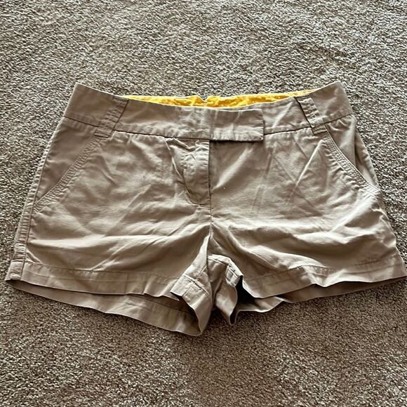 J.crew tan khaki shorts sz 4 EUC - Picture 1 of 3